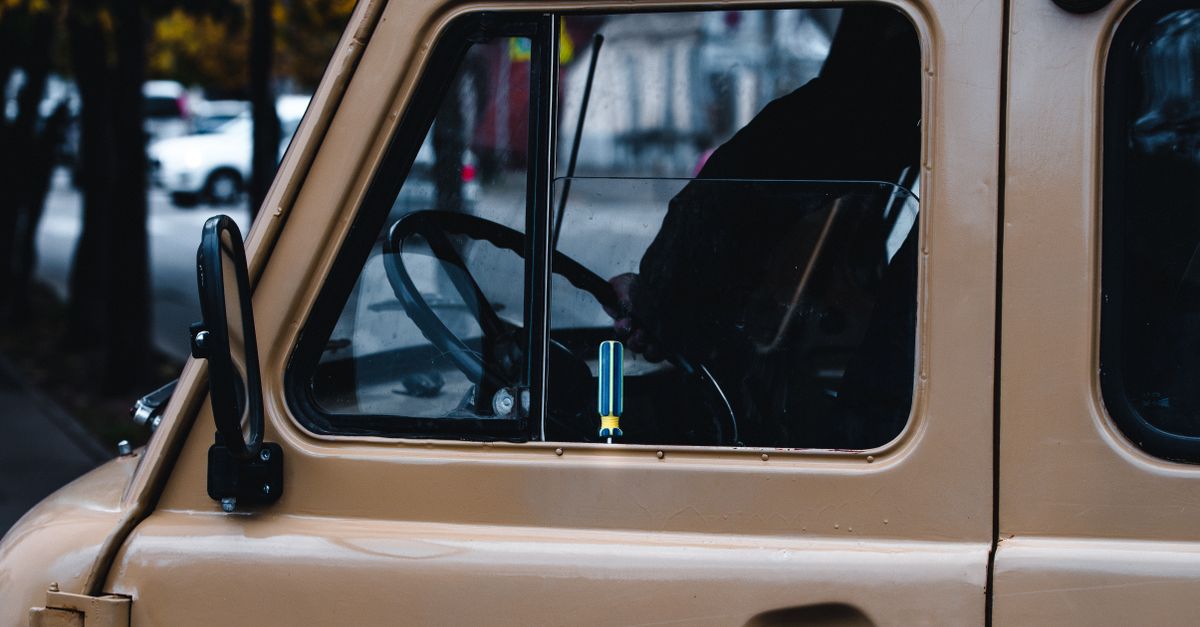 How Much Does a Locksmith Charge to Unlock a Car Near Me? — Clay County Locksmith
