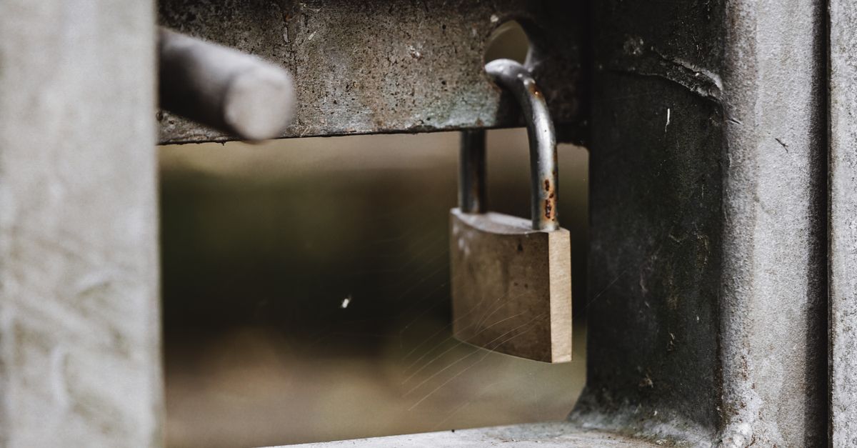 front door lock key — Clay County Locksmith