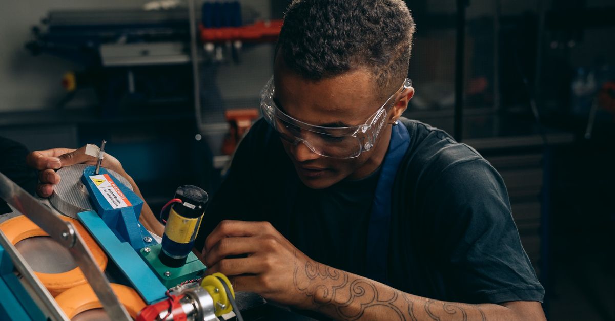 locksmith service technician — Clay County Locksmith